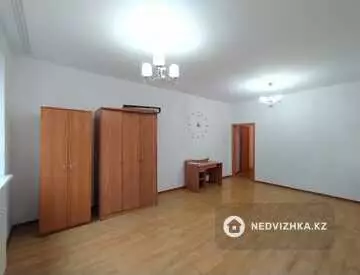 1-комнатная квартира, этаж 2 из 10, 62 м²