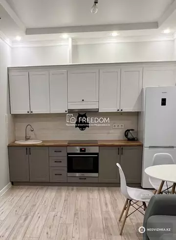 1-комнатная квартира, этаж 3 из 10, 38 м²