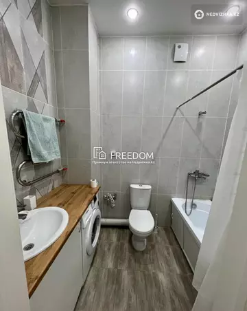 1-комнатная квартира, этаж 3 из 10, 38 м²