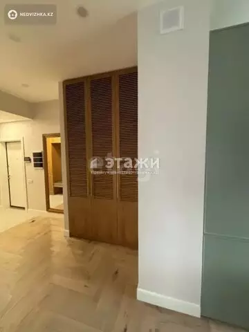 3-комнатная квартира, этаж 8 из 19, 71 м²