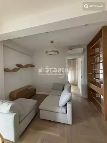 3-комнатная квартира, этаж 8 из 19, 71 м²