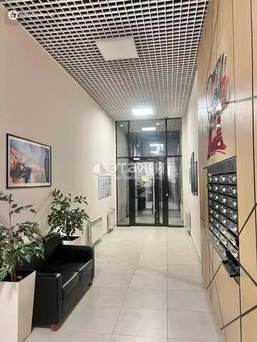 3-комнатная квартира, этаж 2 из 10, 102 м²