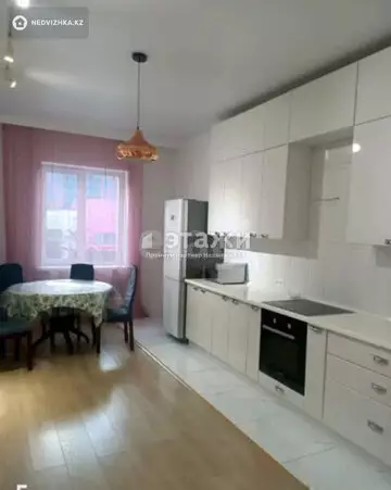 2-комнатная квартира, этаж 4 из 4, 82 м²