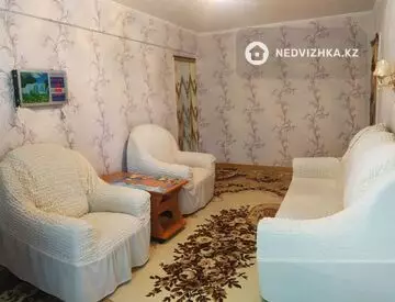 3-комнатная квартира, этаж 2 из 5, 60 м²