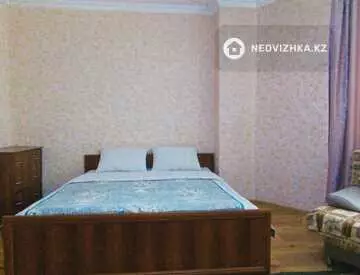 1-комнатная квартира, этаж 2 из 14, 45 м², посуточно