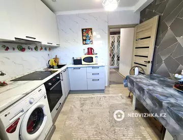 2-комнатная квартира, этаж 1 из 10, 51 м²