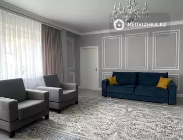 4-комнатная квартира, этаж 2 из 2, 104 м²