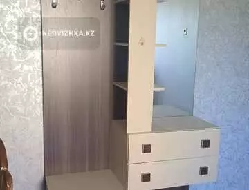 1-комнатная квартира, этаж 4 из 5, 38 м²