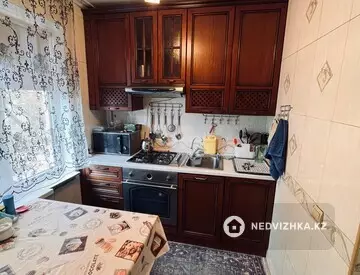 2-комнатная квартира, этаж 3 из 5, 50 м², на длительный срок