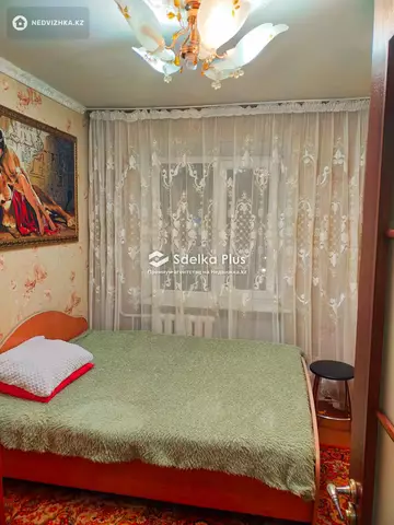 3-комнатная квартира, этаж 4 из 5, 60 м²