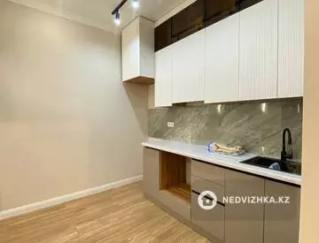 2-комнатная квартира, этаж 3 из 18, 43 м²