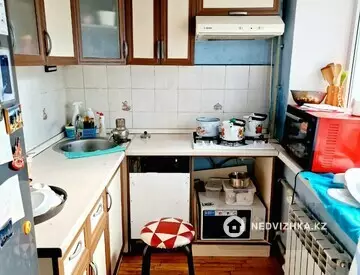 3-комнатная квартира, этаж 4 из 4, 60 м²