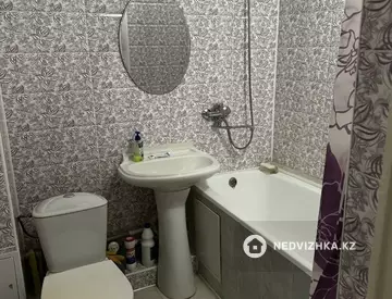 1-комнатная квартира, этаж 4 из 6, 37 м², на длительный срок