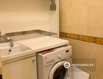 5-комнатная квартира, этаж 3 из 4, 230 м²