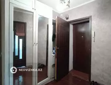 3-комнатная квартира, этаж 2 из 5, 64 м²