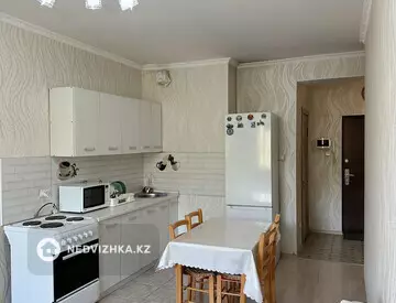 2-комнатная квартира, этаж 3 из 10, 43 м²