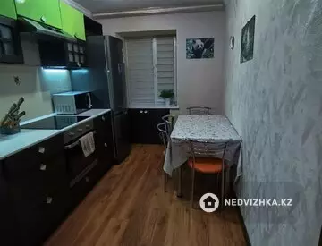 2-комнатная квартира, этаж 5 из 5, 45 м², посуточно