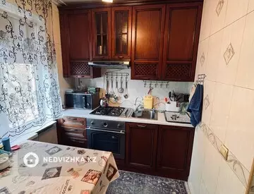 2-комнатная квартира, этаж 3 из 5, 50 м², на длительный срок