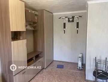 1-комнатная квартира, этаж 3 из 5, 30 м²