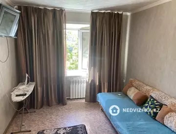 1-комнатная квартира, этаж 3 из 5, 30 м²