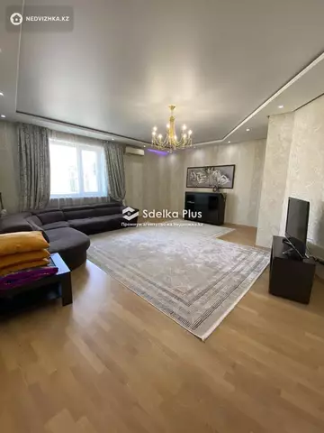 3-комнатная квартира, этаж 9 из 13, 155 м²