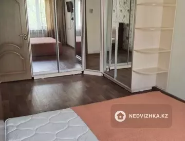 4-комнатная квартира, этаж 3 из 4, 74 м²