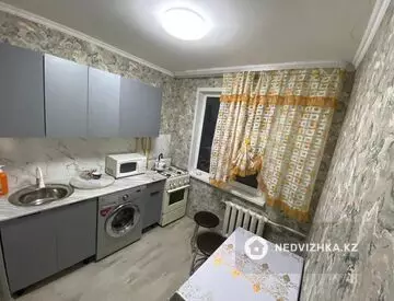 3-комнатная квартира, этаж 5 из 5, 50 м², посуточно