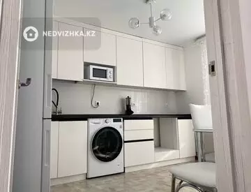 1-комнатная квартира, этаж 7 из 12, 37 м²