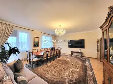 4-комнатная квартира, этаж 8 из 9, 166 м²