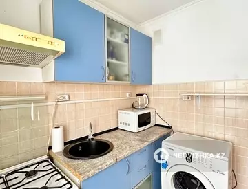 2-комнатная квартира, этаж 1 из 4, 43 м²