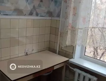 2-комнатная квартира, этаж 3 из 4, 40 м², на длительный срок