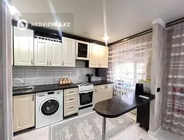 3-комнатная квартира, этаж 1 из 5, 60 м²