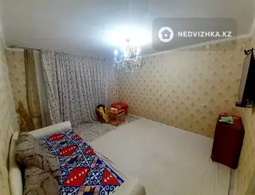 4-комнатная квартира, этаж 2 из 5, 90 м²