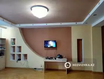 4-комнатная квартира, этаж 2 из 2, 141 м²