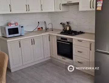 2-комнатная квартира, этаж 8 из 9, 60 м²