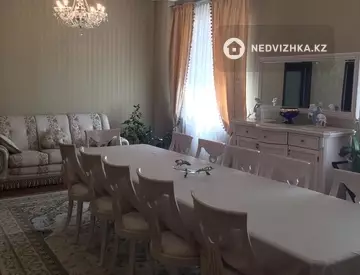 7-комнатный дом, 10 соток, 425 м²