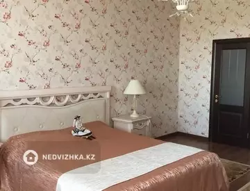 7-комнатный дом, 10 соток, 425 м²