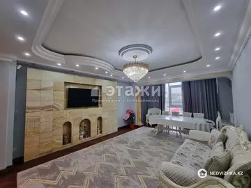 3-комнатная квартира, этаж 2 из 15, 82 м²