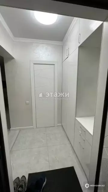 2-комнатная квартира, этаж 11 из 19, 64 м²