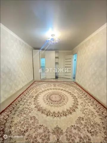 1-комнатная квартира, этаж 10 из 10, 38 м²