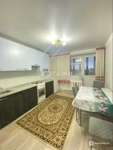 1-комнатная квартира, этаж 10 из 10, 38 м²