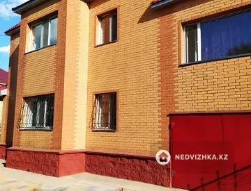 5-комнатный дом, 12 соток, 450 м²