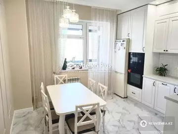 3-комнатная квартира, этаж 5 из 10, 82 м²