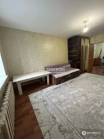 2-комнатная квартира, этаж 4 из 10, 60 м²