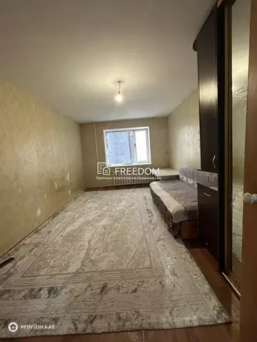 2-комнатная квартира, этаж 4 из 10, 60 м²