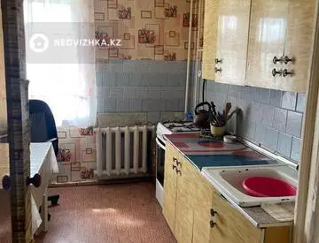 3-комнатная квартира, этаж 4 из 5, 60 м²