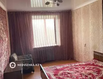 3-комнатная квартира, этаж 4 из 5, 60 м²