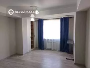 3-комнатная квартира, этаж 4 из 5, 80 м²