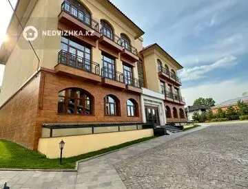 3-комнатная квартира, этаж 2 из 3, 168 м²