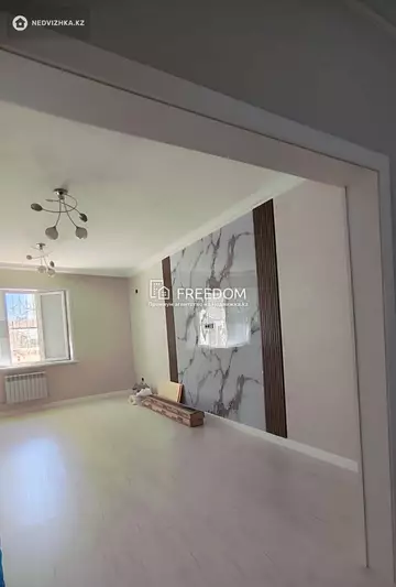 3-комнатная квартира, этаж 2 из 18, 96 м²